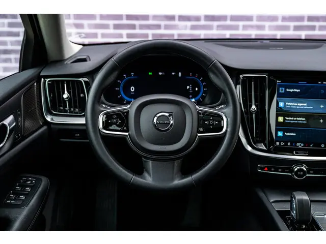 Volvo V60 2.0 B3 Plus Dark 2023 Benzine 3