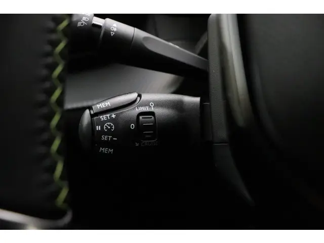 Peugeot e-2008 EV GT 54 kWh 2024 Elektrisch 31