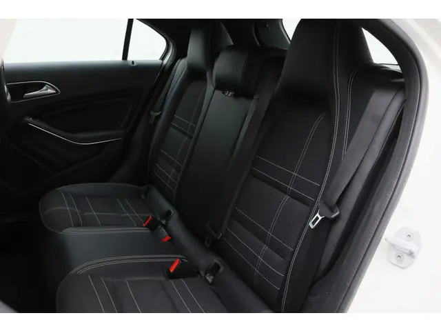 Mercedes-Benz A-Klasse 180 Ambition 2016 Benzine 11