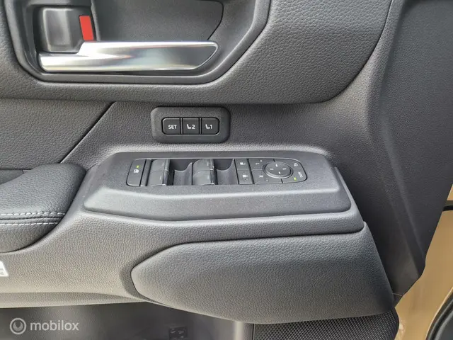 Toyota Land Cruiser 250 2.8 D-4D First Edition 2024 Diesel 9