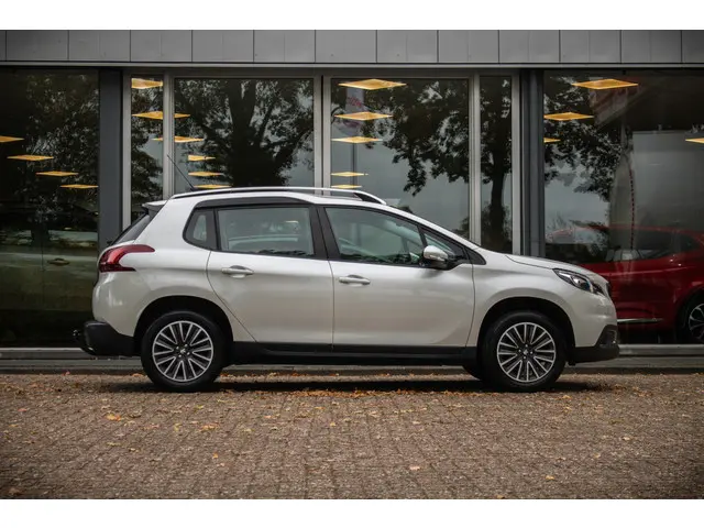 Peugeot 2008 1.2 PureTech Active 2019 Benzine 7