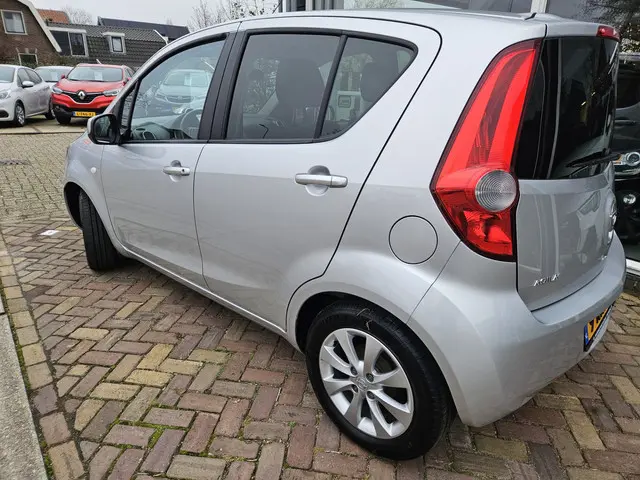 Opel Agila 1.2 Edition,nette auto,lage km 2013 Benzine 5