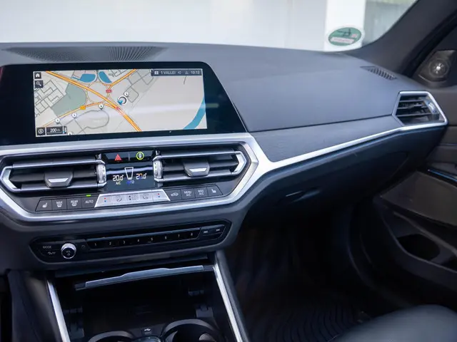 BMW 3 Serie Touring 330e 2021 Hybride Benzine 11