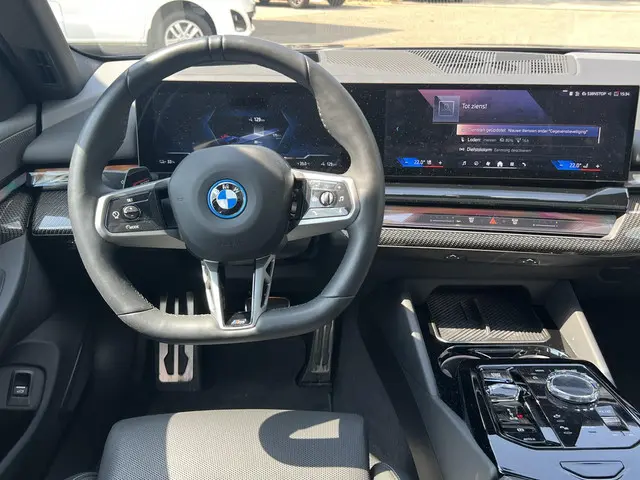 BMW i5 eDrive40 84 kWh 2024 Elektrisch 12