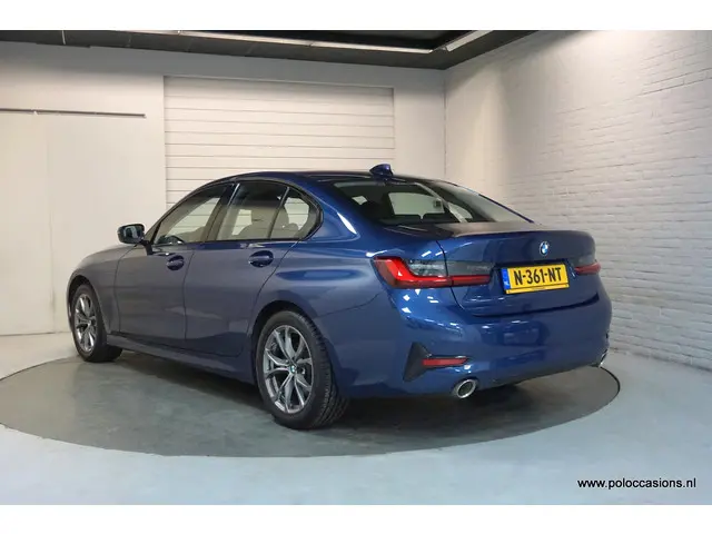 BMW 3 Serie 318i 2021 Benzine 3