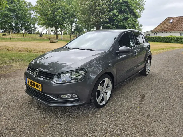 Volkswagen Polo 1.2 TSI Comfortline 2015 Benzine 2