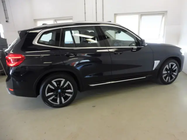 BMW iX3 Executive 80 kWh 2021 Elektrisch 18