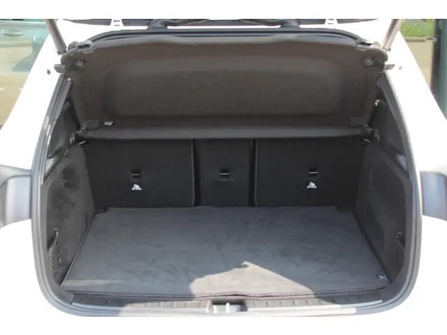 Mercedes-Benz EQA 250 AMG Line 67 kWh 2023 Elektrisch 16