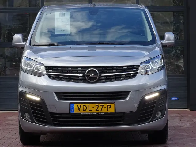 Opel Vivaro 2.0 CDTI L3H1 DC Edition 2019 Diesel 3