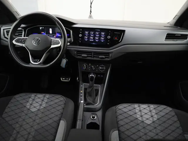 Volkswagen Taigo 1.0TSI/110PK R-Line DSG 2022 Benzine 4