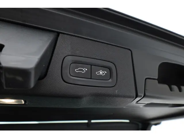 Volvo XC60 2.0 T5 AWD Inscription 2017 Benzine 24