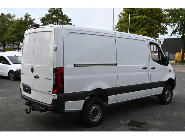 Mercedes-Benz Sprinter 319 CDI L2H1 4x4 2024 Diesel 3