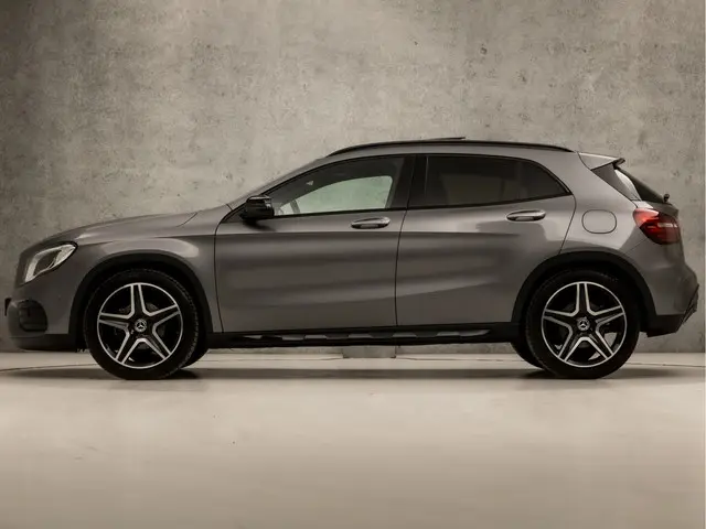Mercedes-Benz GLA 180 AMG Night Upgrade 2019 Benzine 2