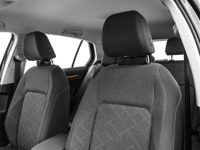 Volkswagen Golf 1.5 TSI 130pk Life 2020 Benzine 4