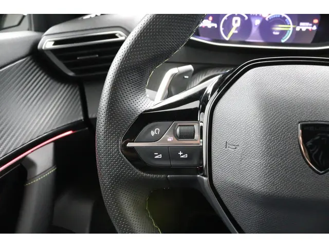 Peugeot 2008 1.2 Hybrid 136 GT 2024 Hybride Benzine 17