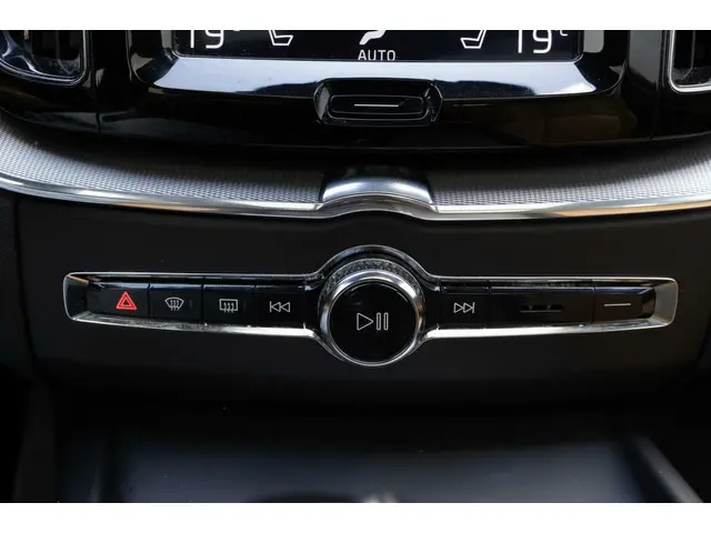 Volvo XC60 2.0 T5 Inscription Panorama|Leder| 2018 Benzine 28