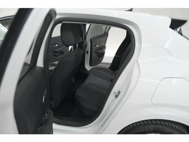 Peugeot 208 PureTech 100 Allure Pack 2023 Benzine 25