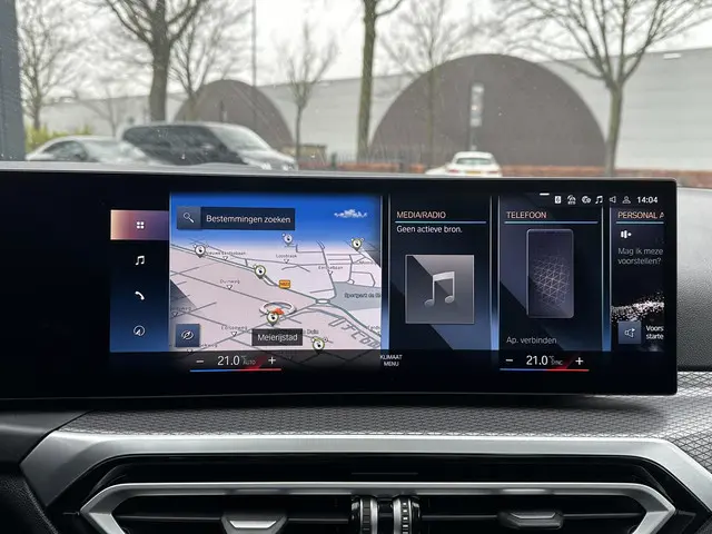 BMW 3 Serie Touring 320e 2024 Hybride Benzine 23