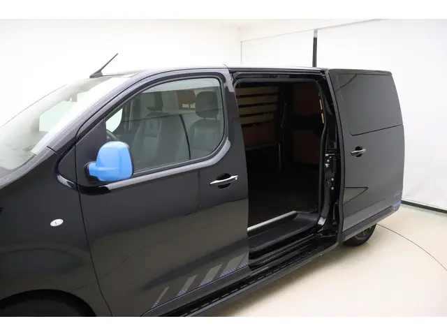 Peugeot Expert 2.0 BlueHDI Standard Sport 2021 Diesel 18