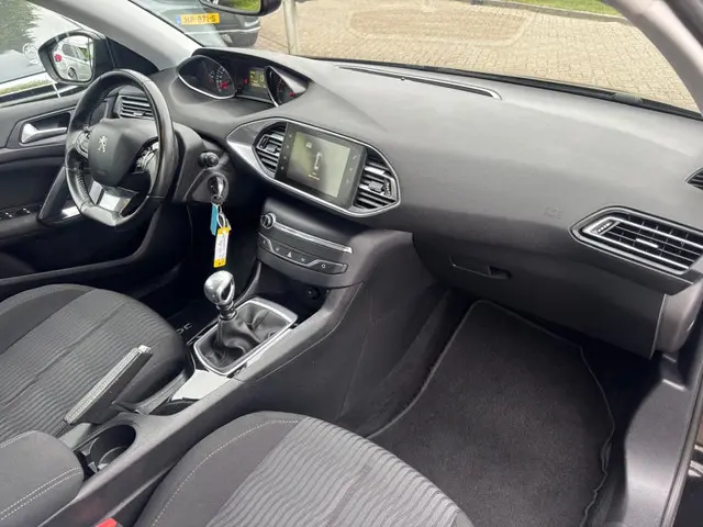 Peugeot 308 SW 1.6 Blue HDI Zwart 2015 2015 Diesel 11