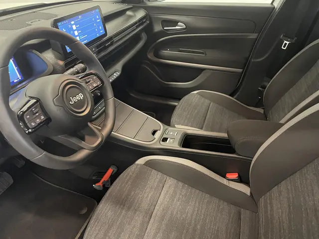 Jeep Avenger Longitude Automaat 54 kWh 2024 Elektrisch 10