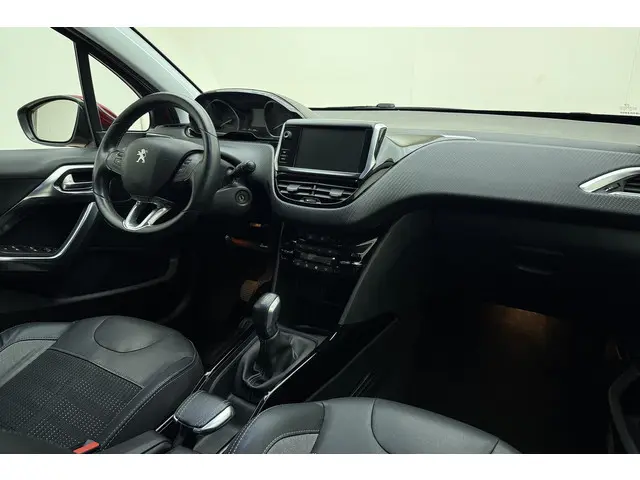 Peugeot 2008 1.2 PureTech Allure 2016 Benzine 14