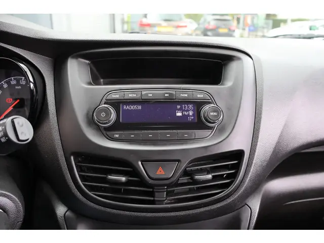 Opel KARL 1.0 ecoFLEX Edition 2017 Benzine 17