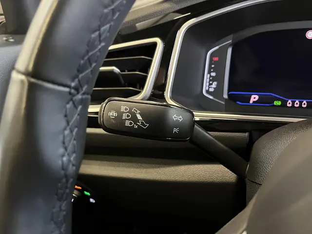 Volkswagen T-Roc 1.5 TSI 150pk DSG R-Line 2024 Benzine 12