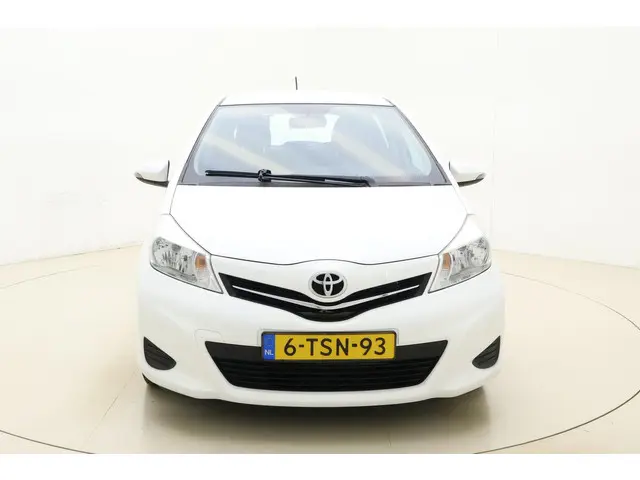 Toyota Yaris 1.0 VVT-i Now 2014 Benzine 6