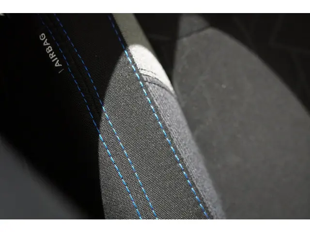 Peugeot 2008 1.2 PureTech Allure 2018 Benzine 26