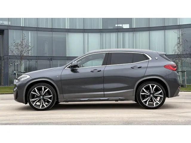 BMW X2 sDrive18i High Executive 2019 Benzine 2