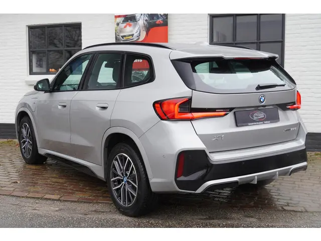 BMW X1 xDrive25e 2024 Hybride Benzine 6