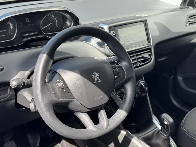 Peugeot 208 1.2 PureTech Blue Lion 2017 Benzine 3