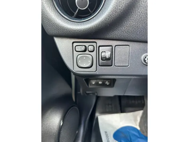 Toyota Yaris 1.5 Hybrid Bi-Tone 2018 Hybride Benzine 9