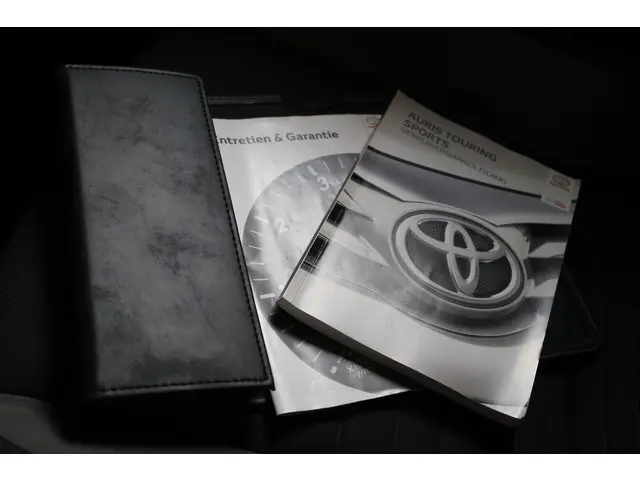 Toyota Auris 1.8 Hybrid Trend 2016 Hybride Benzine 16