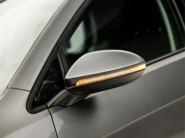 Volkswagen Golf 1.4 TSI Highline R Sport 2017 Benzine 27