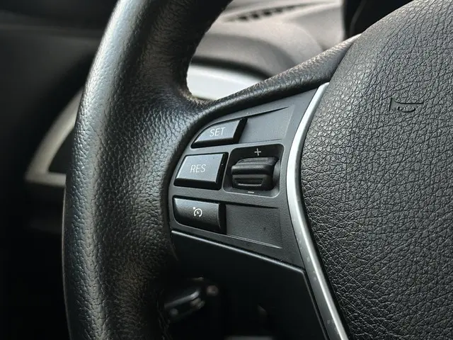 BMW 1 Serie 114i Business+ 2013 Benzine 23