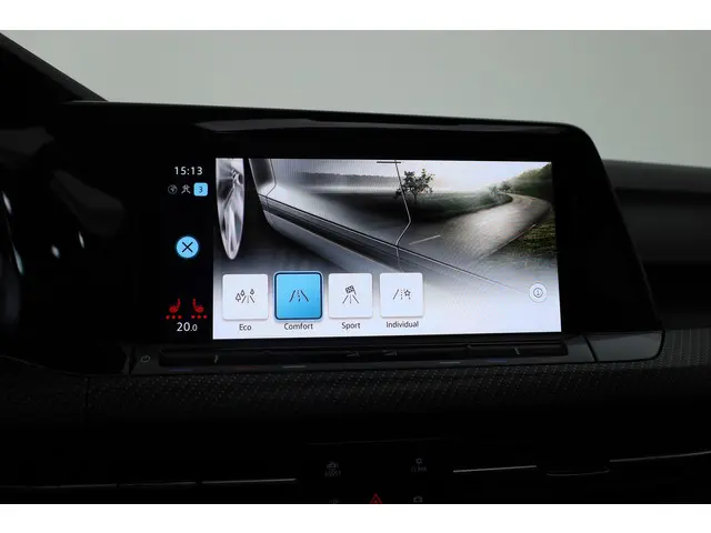 Volkswagen Golf 1.5 eTSI R-Line 2022 Benzine 27