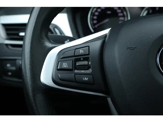 BMW X1 sDrive20i Executive Edition 2019 Benzine 18