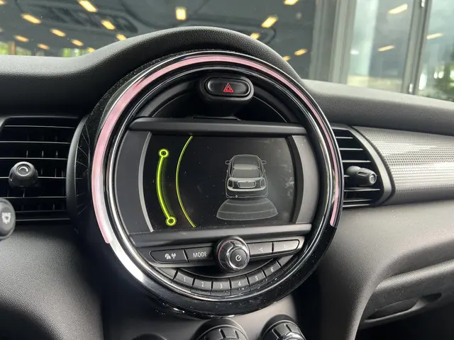 MINI Cooper Mini 1.5 Business 2017 Benzine 12