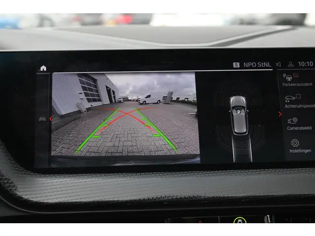 BMW 1 Serie 120i High Executive Edition 2021 Benzine 56