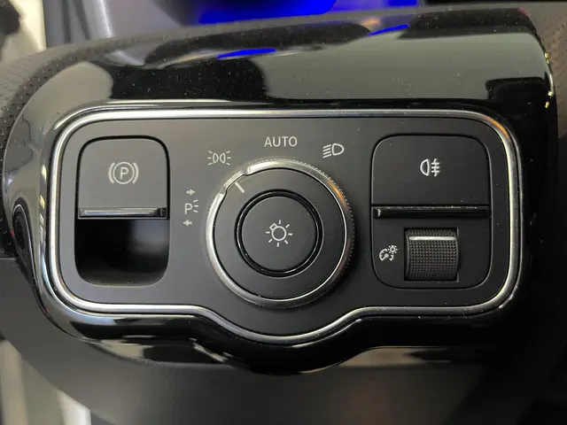 Mercedes-Benz CLA 200 AMG Line 2021 Benzine 34