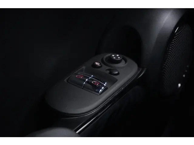 MINI 3-Deurs Cooper C 2022 Benzine 30