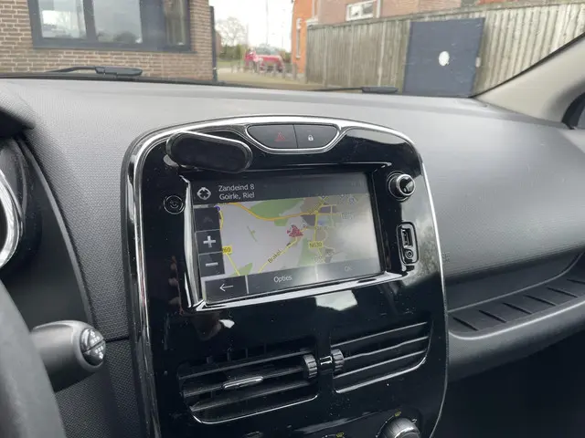 Renault Clio Estate 1.2-16V Collection 2013 Benzine 11