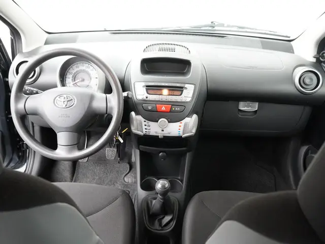 Toyota Aygo 1.0 VVT-i Now 2014 Benzine 12