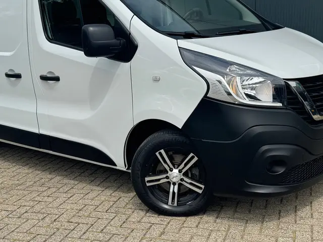 Nissan NV300 * L2H1 * Airco * Trekhaak * Imperiaal * 2019 Diesel 29