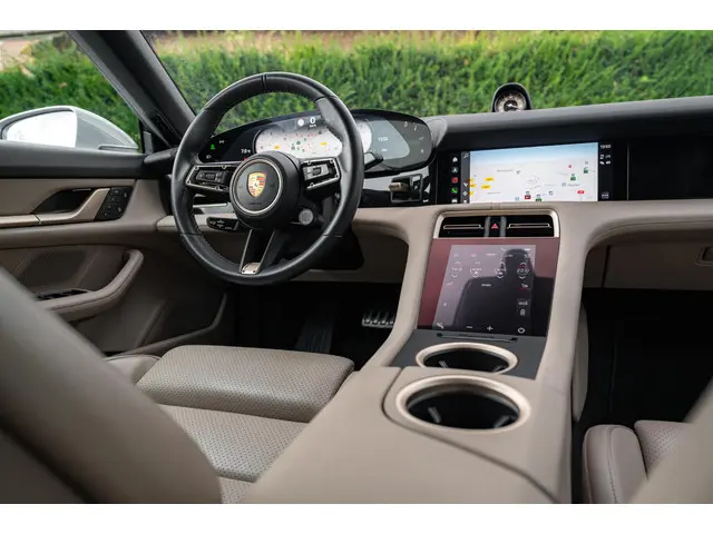 Porsche Taycan Performance 2021 Elektrisch 10