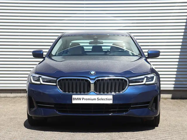 BMW 5 Serie Sedan 520i 2020 Benzine 3