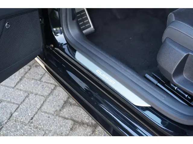 SEAT Leon ST 2.0 TSI 4DRIVE CUPRA R 2020 Benzine 25