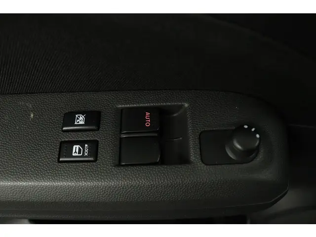 Suzuki Splash 1.0 VVT Exclusive EASSS 2012 Benzine 26